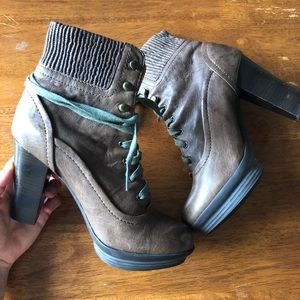 Frye Mimi Lace-up booties Sz 7.5